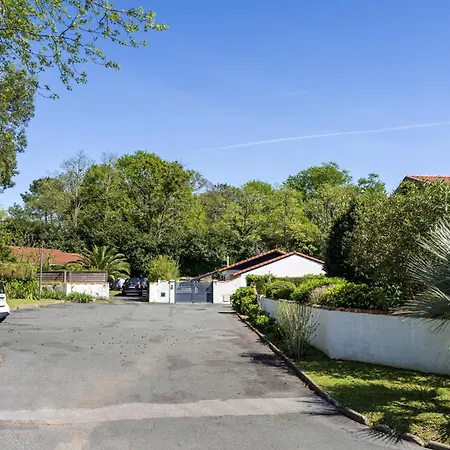 De Charme - Prive Μπιαρίτζ